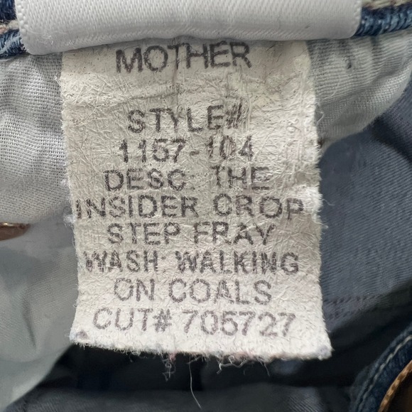 MOTHER The Insider Crop Step Fray Jeans Walking On Coals Denim Size 27 - Picture 7 of 11